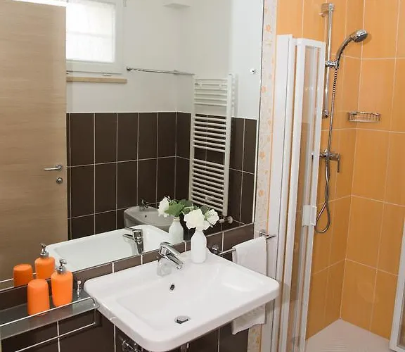 Kır Evi Verdi Colline Controguerra